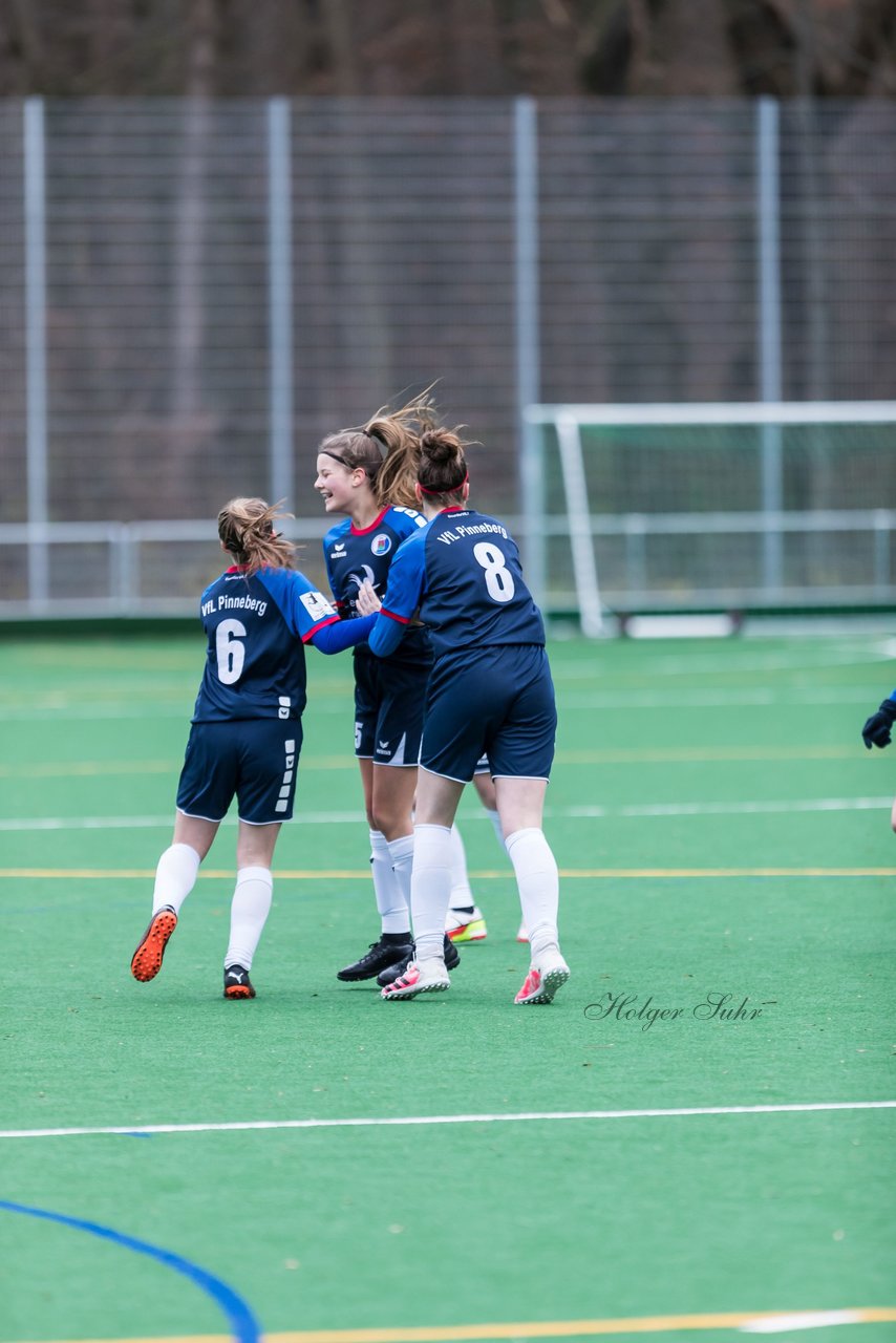 Bild 146 - wBJ VfL Pinneberg - St. Pauli : Ergebnis: 7:0 (Abbruch)